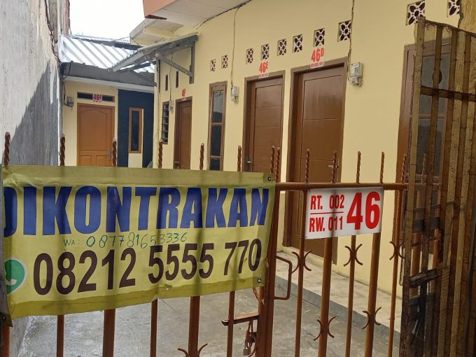 Di kontrakan rumah di pulomas